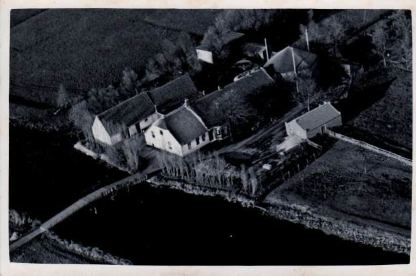 Lees meer over het artikel Boerderij Balkenende – 400 jaar boeren langs de Dwarswatering